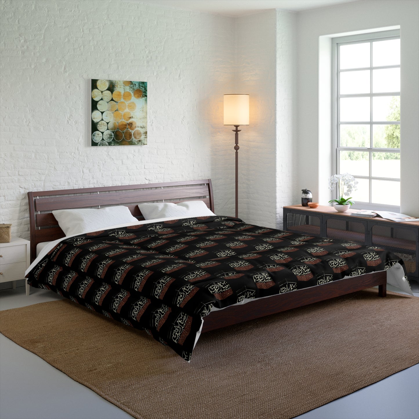 Cozy Comforter with Retro Vibe - Perfect for Home Decor or Gifts